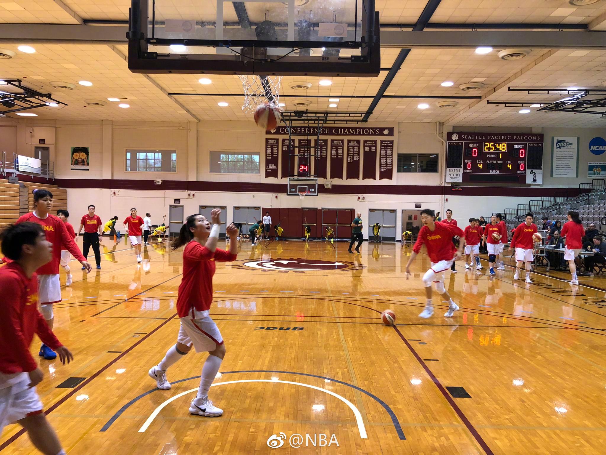 当地时间5月4日,中国女篮与WNBA西雅图风暴