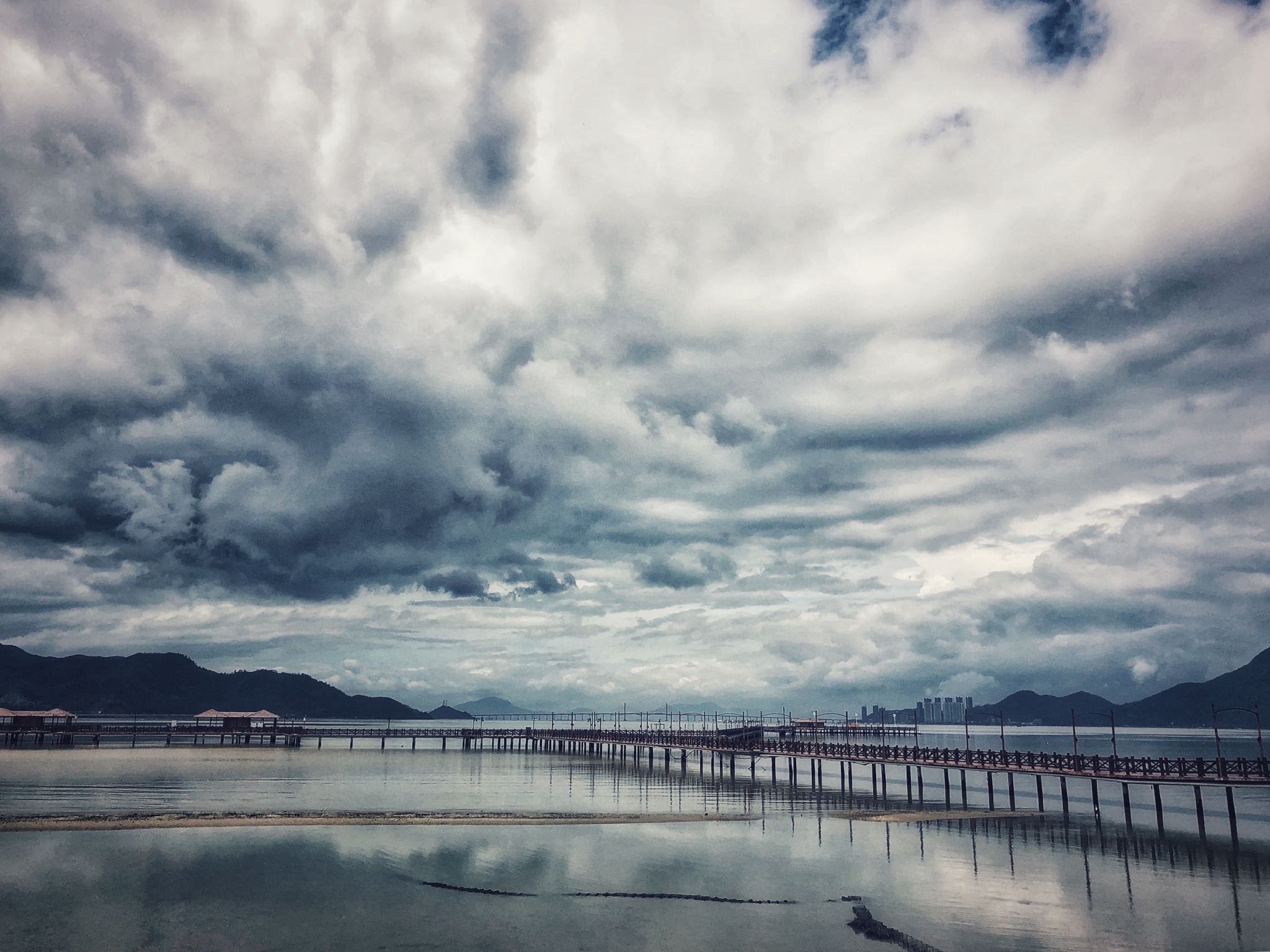 足球俱乐部的工作人员是怎么团建的呢