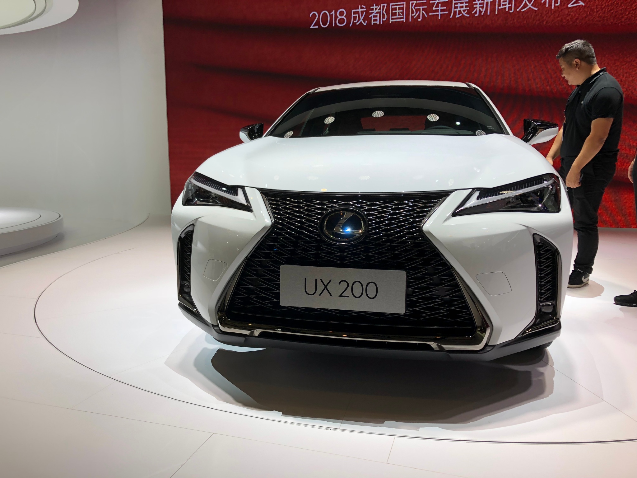 雷克萨斯200报价,雷克萨斯240 雷克萨斯ux200亚洲首发!25万起售必成爆款