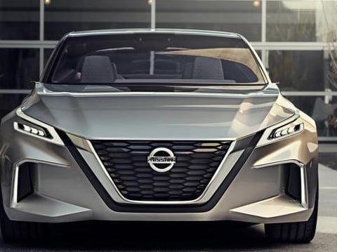 全新天籁今年上市，颜值逆天，取消B柱，定价17万直逼凯美瑞！