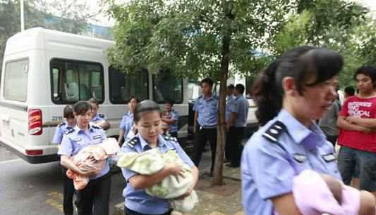 她是人人喊打人贩子,遭通缉后被抓获!网友:直接