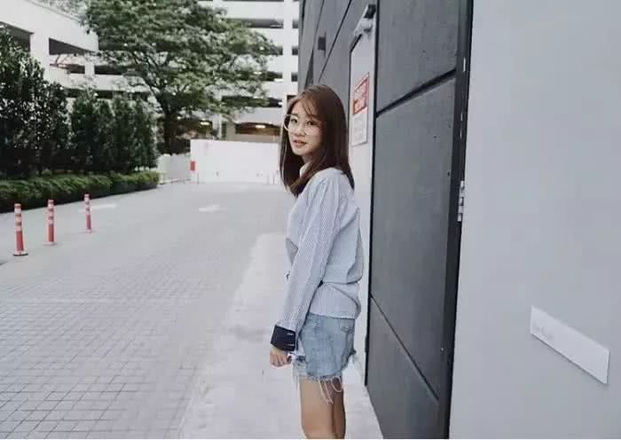 摄影技巧,网红最喜欢的5种拍照姿势图解!