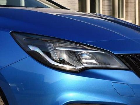 聪明人都会买这辆合资车，力降4万仅9万，外观大气，比朗逸还厚道