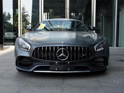 这款奔驰标配4.0T V8发动机，比保时捷911拉风，还更便宜！