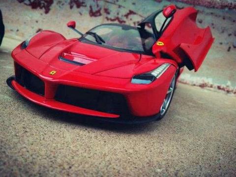 一款40万左右的车，买它得先花上千万，国内一明星入手过