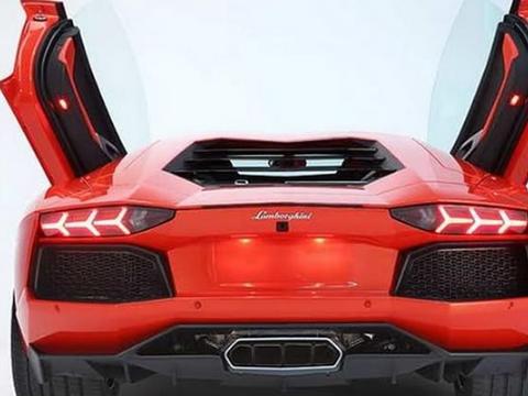 我们大家被汽车尾灯吸引的有哪些？