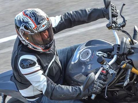 天暖了准备骑摩托车，能给介绍下怎么选头盔吗?！