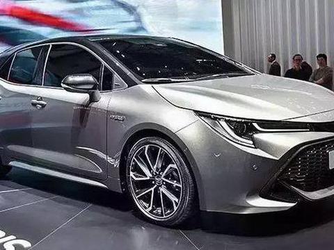 本田全新两厢版卡罗拉亮相，感觉没买思域算对了！！