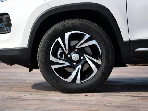 明明车标被国人厌恶, 但销量不减反增, 6万配自动挡, 确实诱惑大