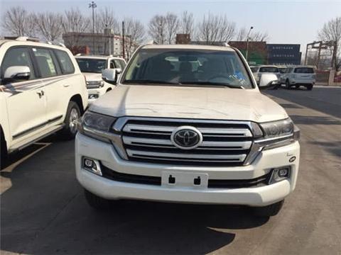 18款酷路泽4000限量大灯清洗版价格七座配置表