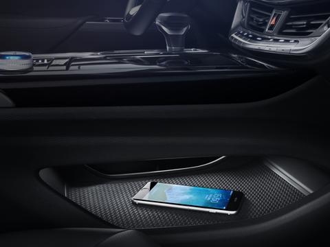 两块12.3寸大屏，在仪表盘导航、看电影，博瑞GE内饰下血本