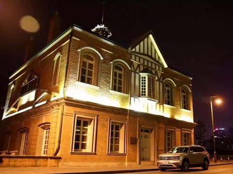 合资SUV里尺寸最大的7座车 空间相当宽敞坐第三排再也不用锯腿了