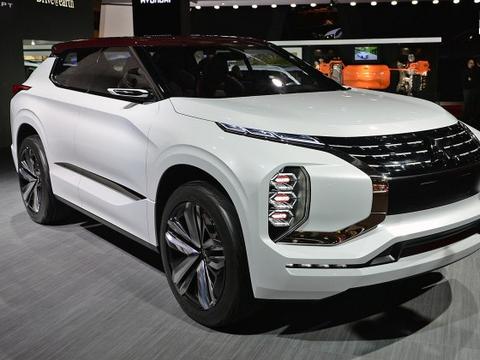 三菱“救命稻草”，全新SUV霸气不输普拉多仅12万还买啥汉兰达。