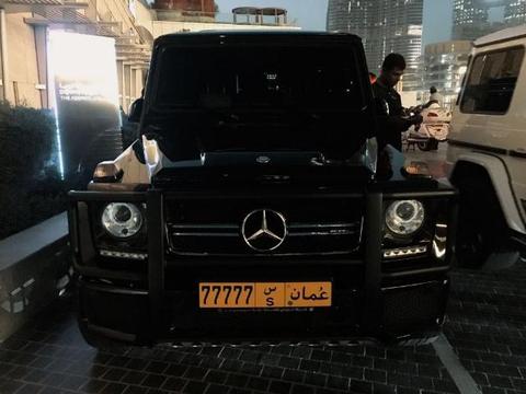 人口仅442万，却有1000万辆车 3辆奔驰G63停一块车牌清一色77777