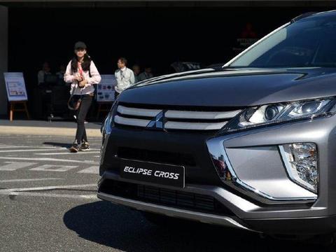 三菱最后一搏，油耗6L带四驱，能越野能家用才13万，还看啥H6