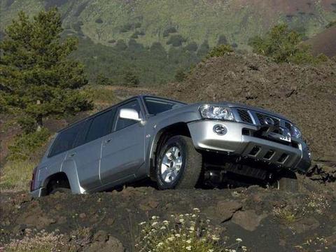 上市卖120万扬言要取代揽胜，气势不输X6，现降至50万不敌普拉多