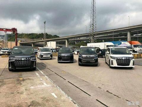 2019款埃尔法已到港，颜值逆天，仿佛看到边骂边排队场景！