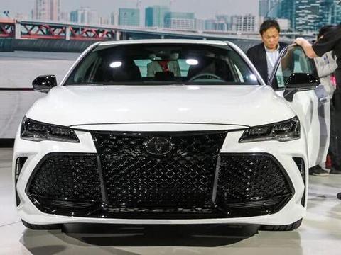 丰田全新轿车亮相，颜值不输宝马5系，或25起售，未来取代皇冠！