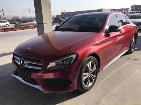 小伙怒提一辆奔驰C200L,花了35万,邻居们却是这么评价这款车!