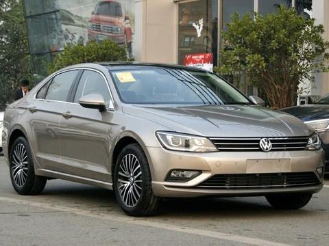 果断放弃CC和速腾,提这台轿跑回家,人人都夸赞我和它!