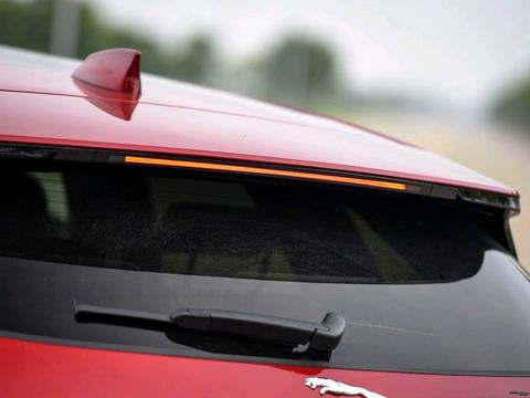 曾是保时捷劲敌，上市两年直降12万，BBA坐不住了