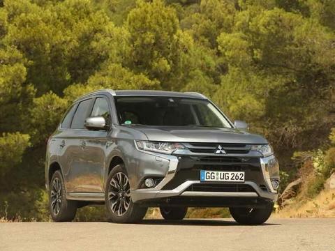 2018款三菱欧蓝德亮相，外观大气搭配2.4L发动机，仅售15万