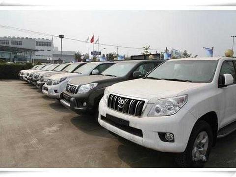 29万提一汽普拉多库存车，车主：库存时间长无所谓，关键价格实惠