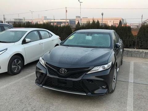 全国首提第八代凯美瑞运动版，车主：很像雷克萨斯，内饰比肩奔驰