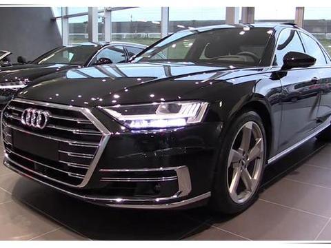 首台18款奥迪A8到店实拍, 贯穿式尾灯是亮点 唯一遗憾钥匙太廉价