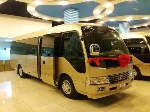 全新18款丰田考斯特 大气外观豪华内饰