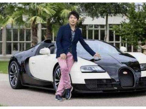 本可以经常开布加迪，却低调的选择大众，谜一样的钢琴家！