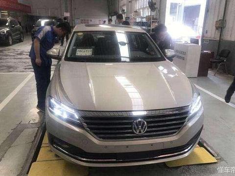 首辆大众朗逸PLus到店实拍，霸气不输大哥迈腾，预计11万起