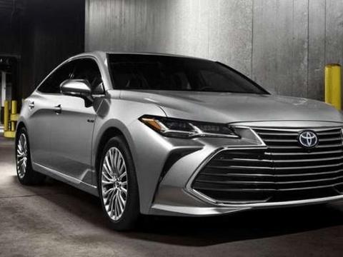 丰田放大招，推锐志继任者，档次超凯美瑞，网友：国产会缩水吗