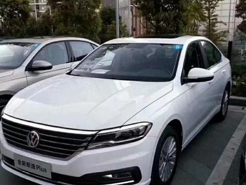 小号迈腾太火爆，新平台颜值爆表，尺寸超思域，12万起打脸帕萨特