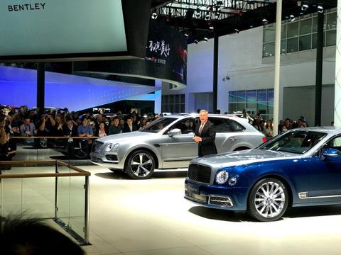 2018北京车展宾利汽车 宾利SUV添越V8款售价公布: 269万。