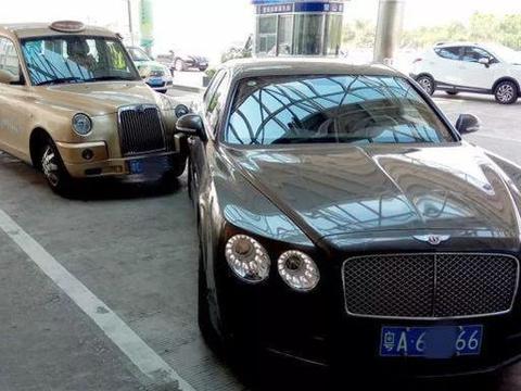 出租车与价值300万豪车碰撞吓坏的哥