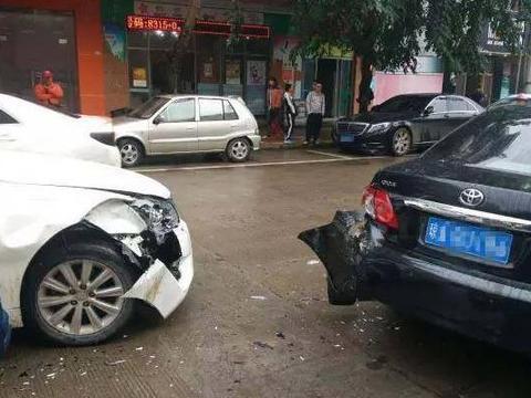 卡罗拉和皇冠撞车了，结局让人很意外