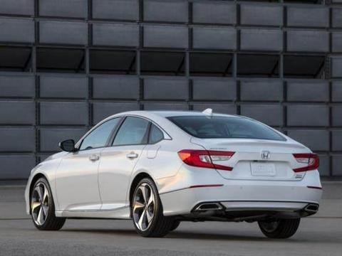 买车的年轻人再等等吧！