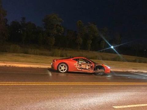 湖南株洲法拉利458深夜狂奔，一脚油门下去车主后悔