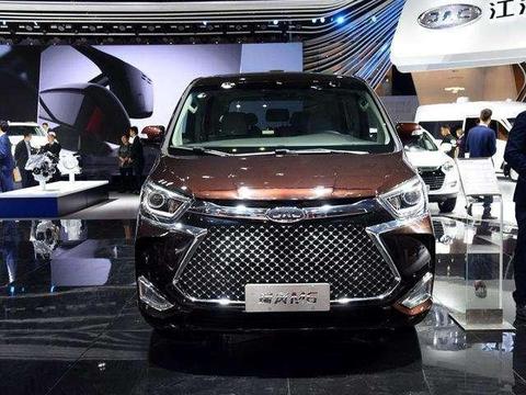 国产五菱宏光“升级版”？内饰豪华配电动门仅12万，吊打别克GL8