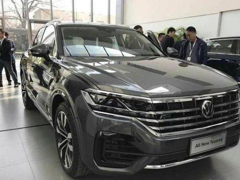 全新途锐街头亮相，帅到掉渣，看看这内饰，奥迪Q7注定要输！