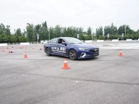 想去俄罗斯看世界杯？教你怎么在别克S弯拿第一