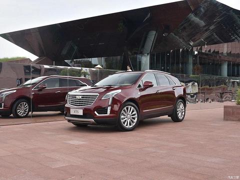 这款豪华车，空间同级最大，外观舒适性最高，2.0T配8AT