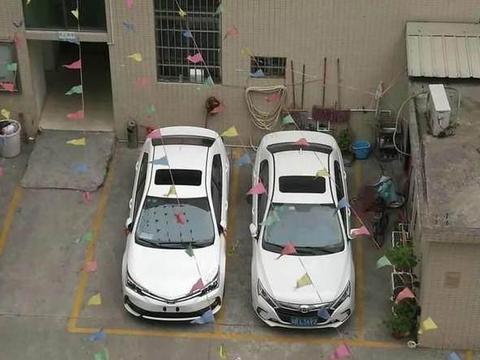 小伙刚提新车就带对象去兜风，没想到最后却因为天窗导致分手！