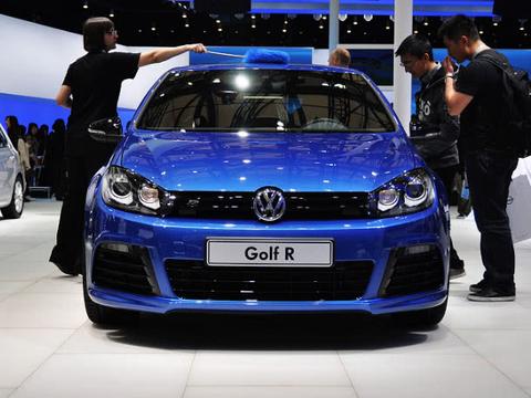 高尔夫R，奥迪RS3，宝马1系，奔驰A45，谁才是最强“小钢炮”？