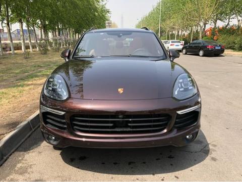 2018款中东版保时捷卡宴油电混合版搭载3.0升V6机械增压发动机