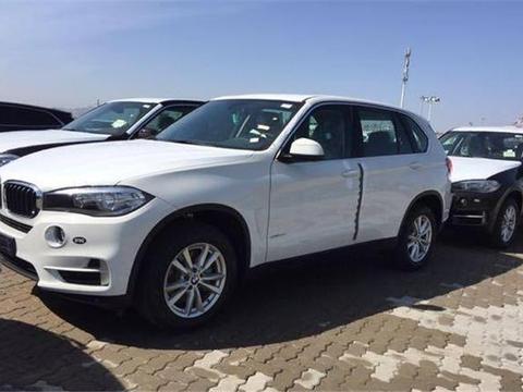 新宝马X5来临，外观胜奥迪Q7，内饰不输奔驰，网友：还是买不起