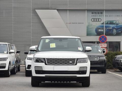 新款路虎揽胜行政豪华气派的外观，简洁利落更具力量感