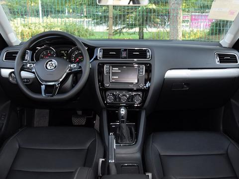 速腾17款1，6L自动舒适型13，98万，顾家和运动的范车