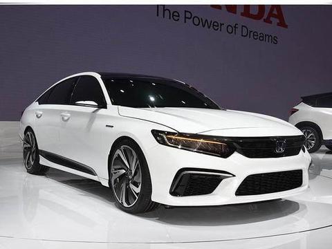 新车怒对迈腾，本田发飙了！车长4米9溜背车身配LED大灯，仅17万